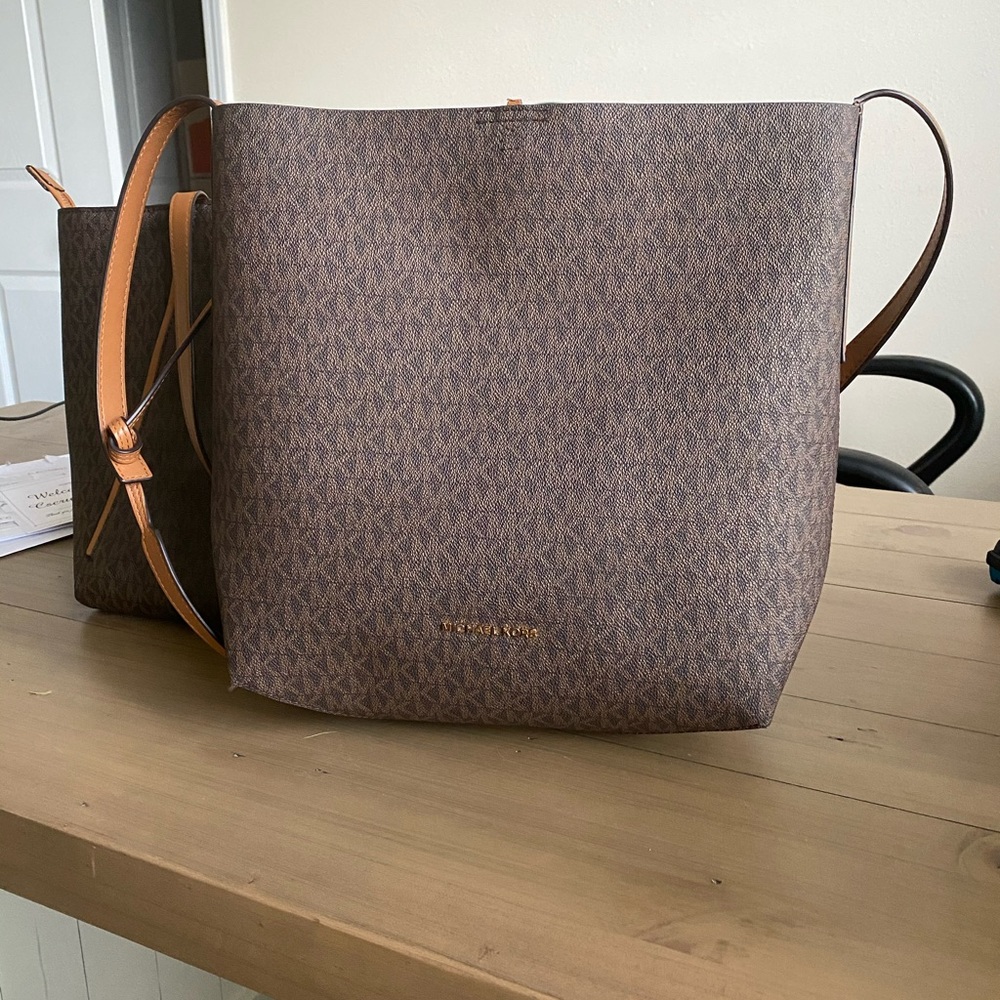 Michael Kors messenger bag